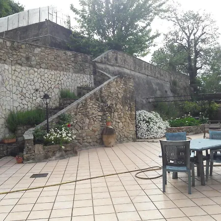 La Vecchia Fattoria Bed and Breakfast *